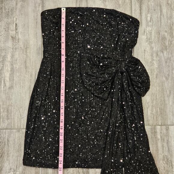 Hello Molly Dress Womens Size 10 She's The Gift Sequin Mini Black Strapless Bow - Picture 5 of 14